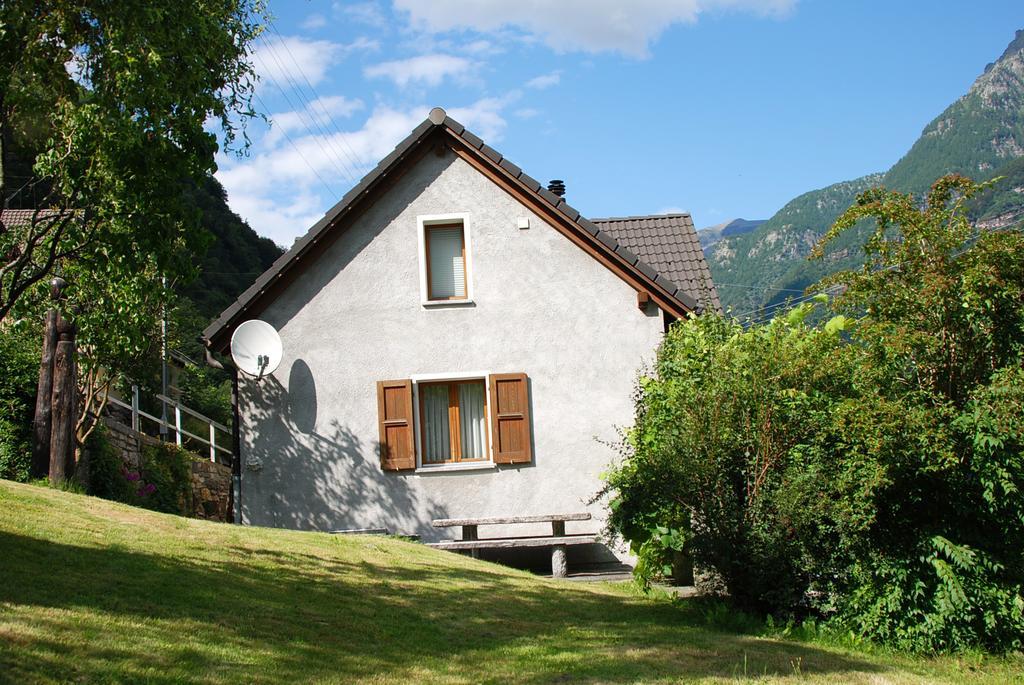 Casa Fontanella Villa Brione  Szoba fotó